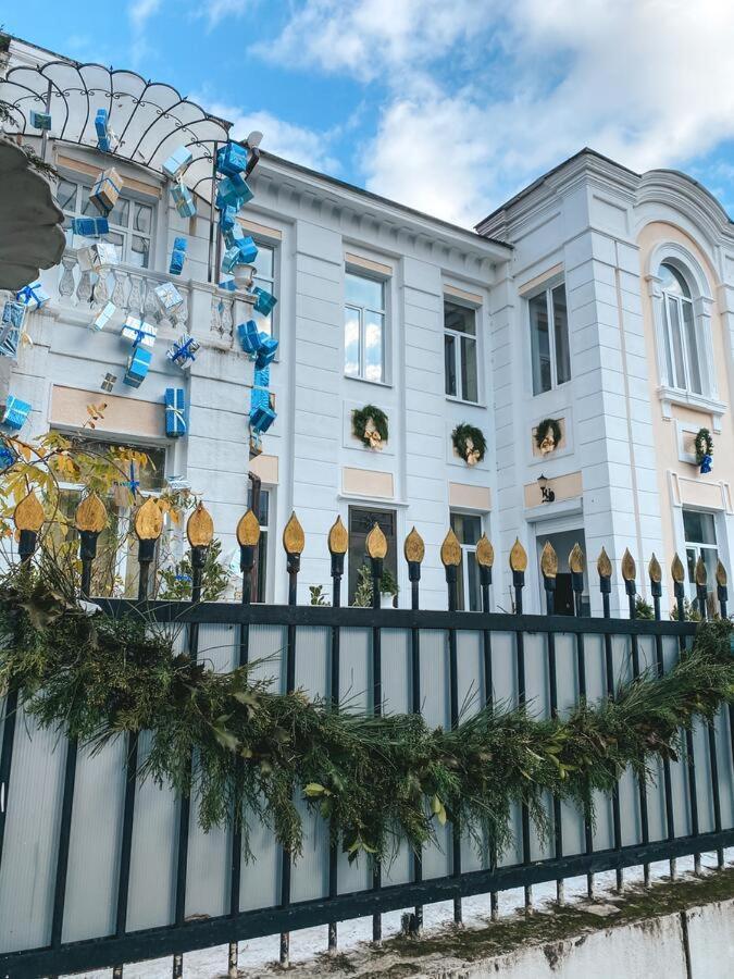 Бутик-Отель Белый Дом Балерины Sukhumi Exterior foto